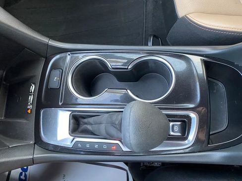 Used 2024 Chevrolet Equinox Premier FWD image 21