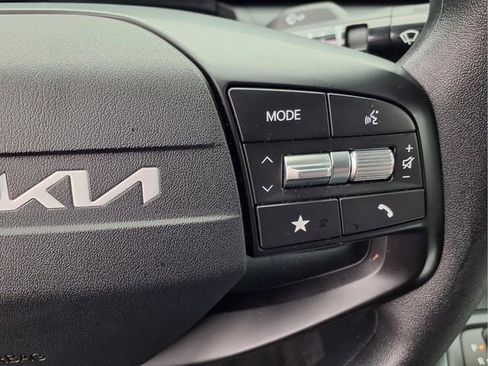 New 2025 Kia K4 LXS FWD image 11