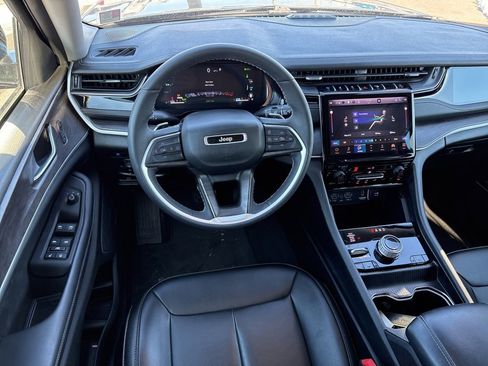 Used 2024 Jeep Grand Cherokee Limited 4xe image 10