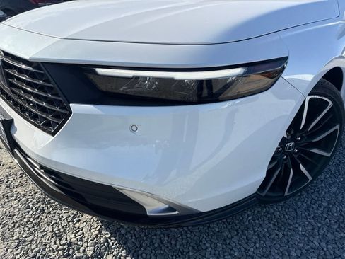 Used 2023 Honda Accord Touring image 9