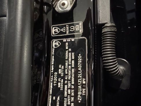 Used 2020 Lamborghini Urus image 45