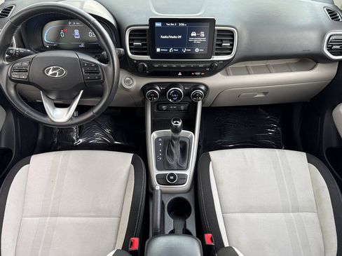 Certified 2024 Hyundai Venue SEL image 14
