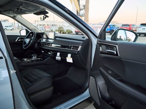 New 2026 Mitsubishi Outlander AWD image 16