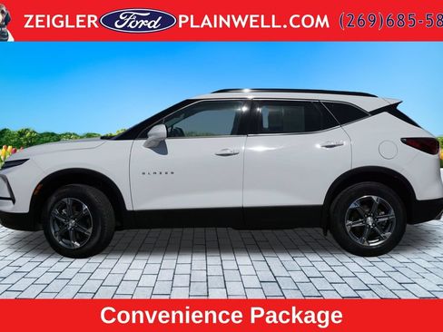 Used 2024 Chevrolet Blazer LT w/ Convenience Package FWD image 2