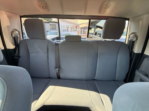 Used 2018 RAM 1500 Classic SLT image 12