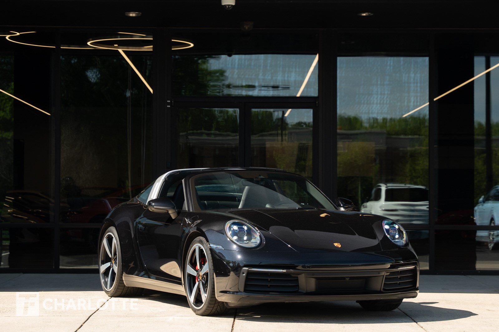 Used 2021 Porsche 911 AWD/4WD image 2