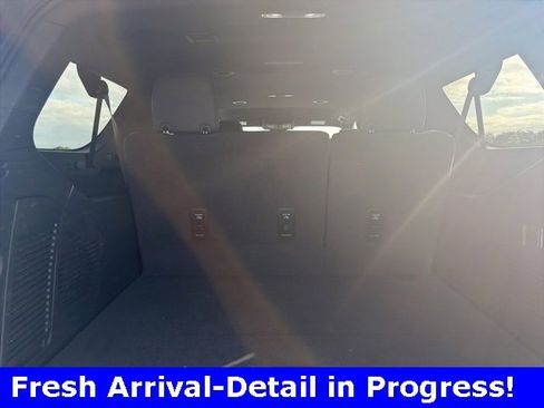 Used 2024 Chevrolet Suburban Premier image 16