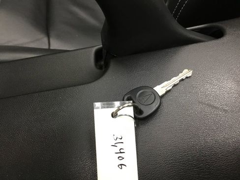 Used 2007 Pontiac Solstice Base w/ Premium Package image 9