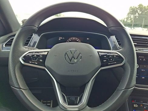 Used 2023 Volkswagen Tiguan SE R-Line AWD/4WD image 19