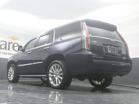Used 2020 Cadillac Escalade Luxury AWD/4WD image 5