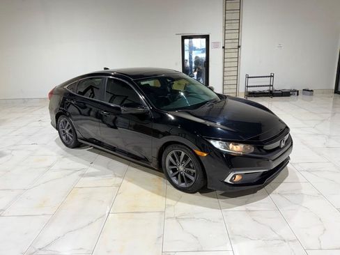 Used 2019 Honda Civic EX image 4