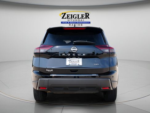 Used 2024 Nissan Rogue S AWD/4WD image 6