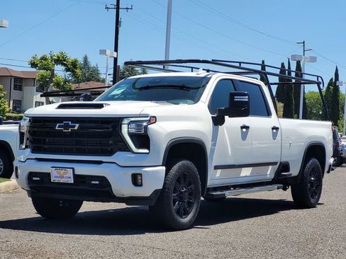 Used 2024 Chevrolet Silverado 3500 High Country AWD/4WD image 10