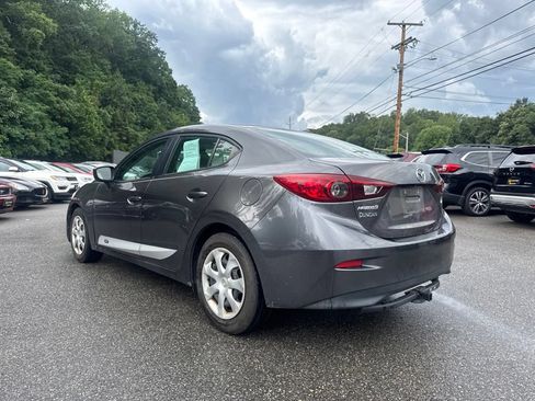Used 2018 MAZDA MAZDA3 Sport FWD image 4