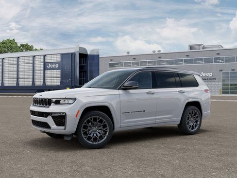 New 2026 Jeep Grand Cherokee L Summit w/ Obsidian Package AWD/4WD image 2