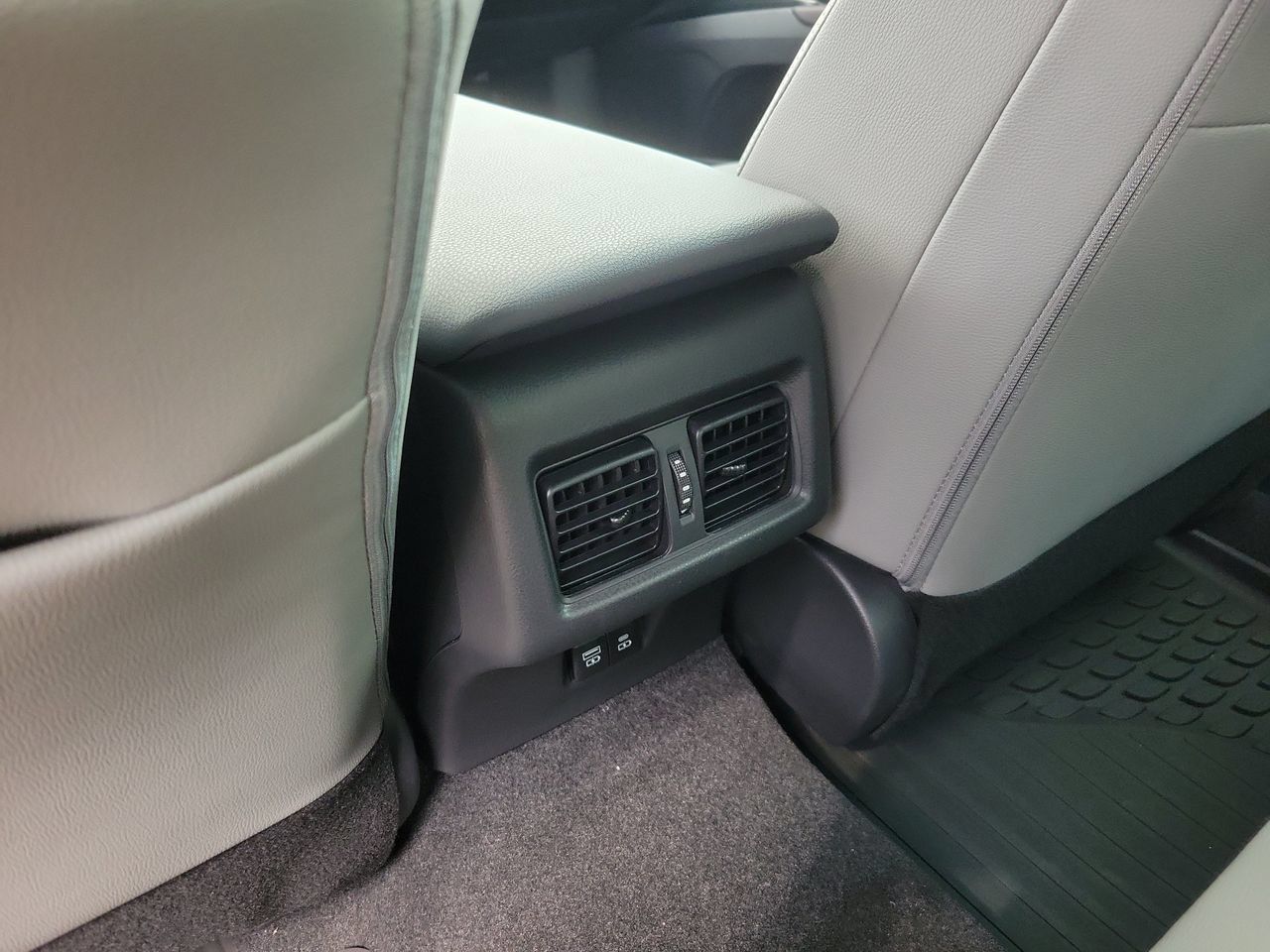 Used 2026 Toyota Camry SE FWD image 12