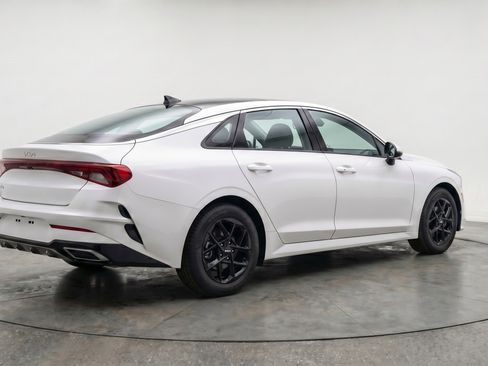 Used 2025 Kia K5 LXS image 9
