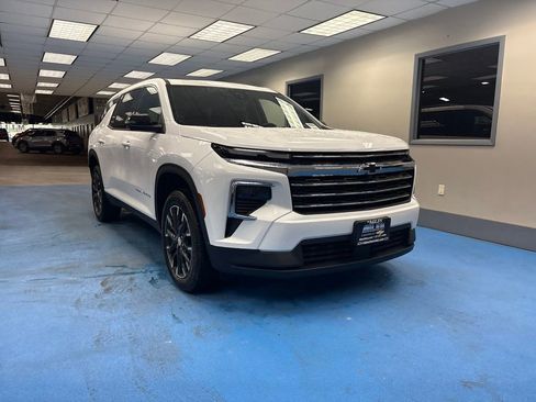New 2026 Chevrolet Traverse LT FWD image 1