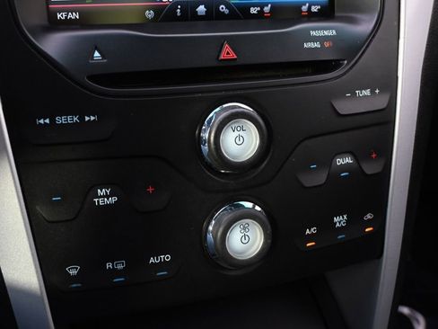 Used 2015 Ford Explorer XLT w/ Equipment Group 202B image 34