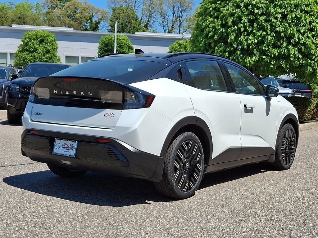 New 2026 Nissan Leaf Platinum+ w/ Cargo Package (Platinum+) FWD image 8
