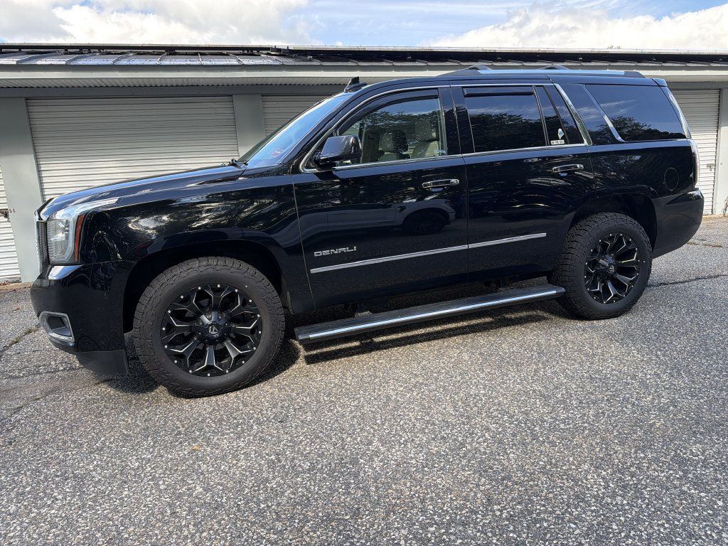 Used 2020 GMC Yukon Denali AWD/4WD image 1