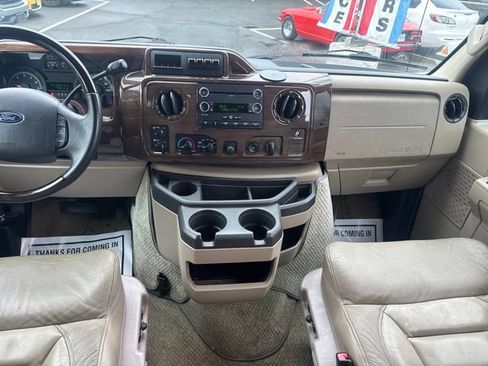 Used 2009 Ford E-250 and Econoline 250 RWD image 18