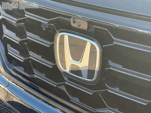 Certified 2025 Honda Pilot Black Edition image 34