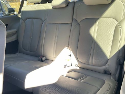 Used 2024 Jeep Wagoneer L Base w/ Premium Group I image 11