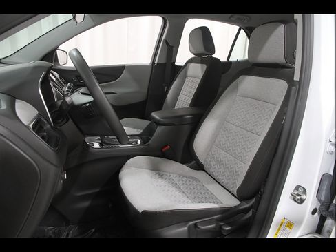 Certified 2024 Chevrolet Equinox LS AWD/4WD image 5