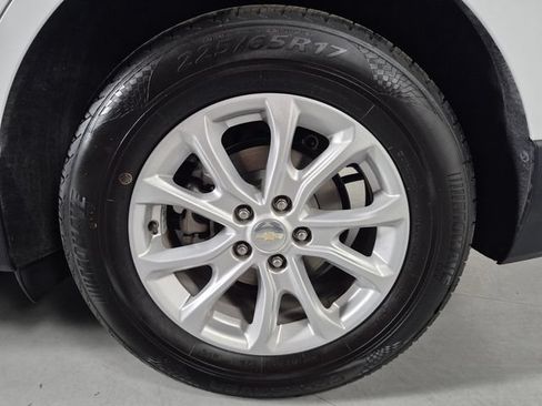 Used 2020 Chevrolet Equinox LS w/ LS Convenience Package FWD image 11