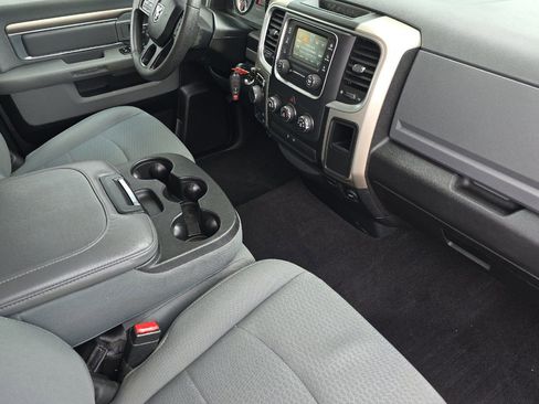 Used 2018 RAM 1500 Classic SLT AWD/4WD image 15