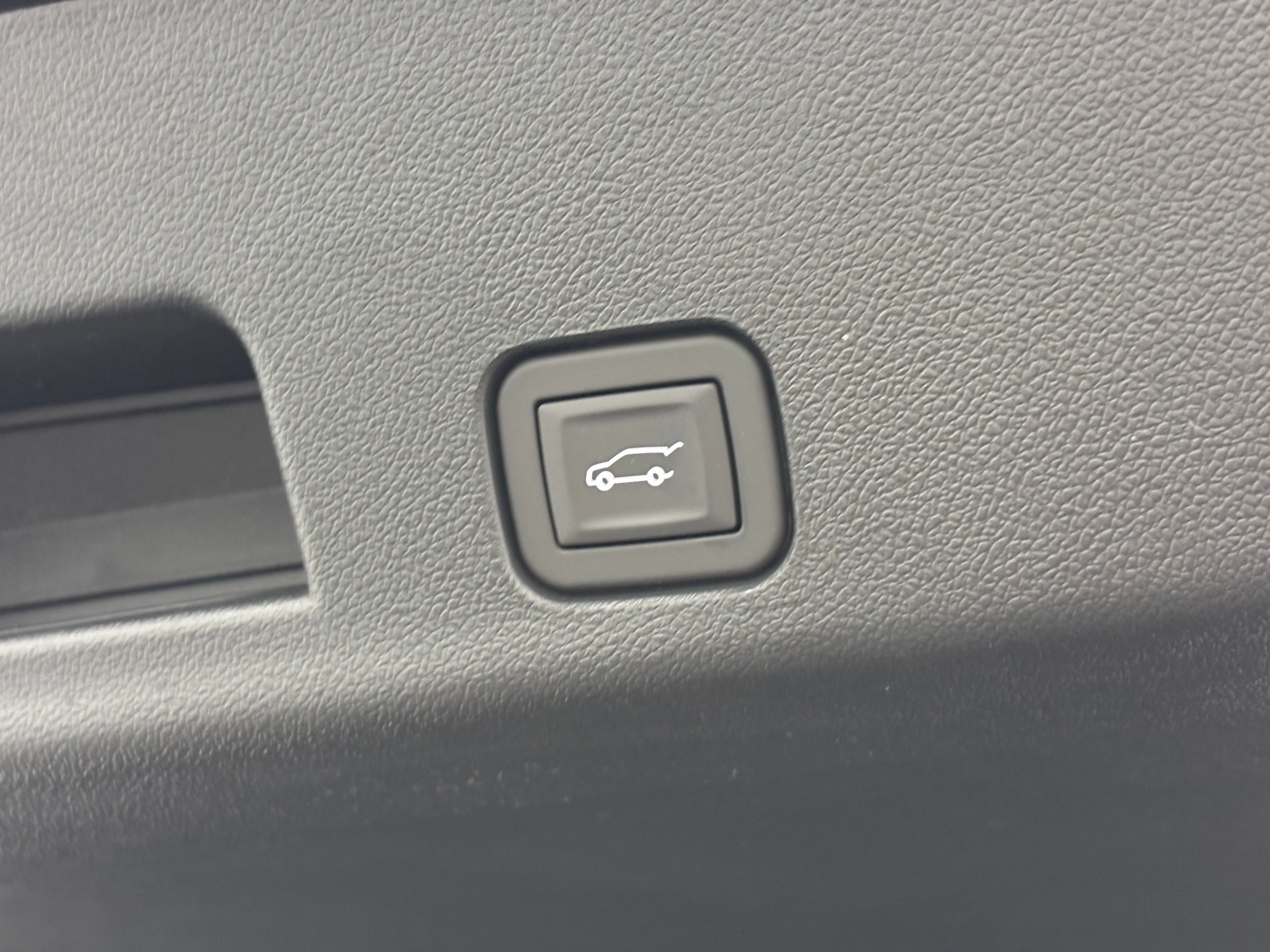 New 2026 GMC Acadia AT4 w/ Luxury Package AWD/4WD image 13