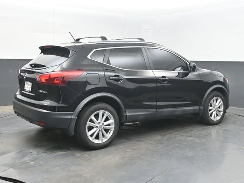 Used 2017 Nissan Rogue Sport SV w/ SV Premium Package image 7