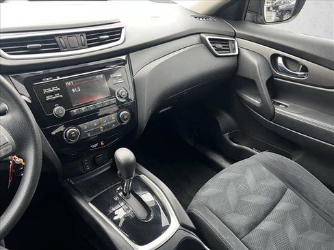 Used 2016 Nissan Rogue S image 15