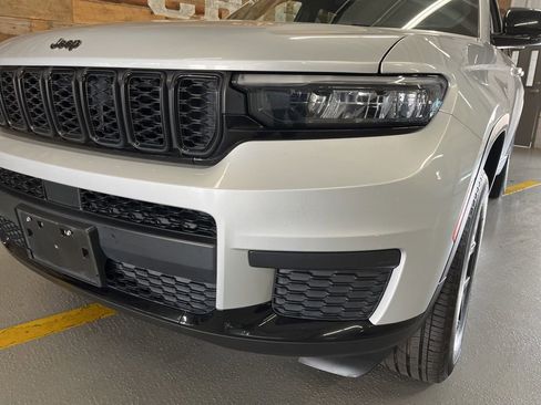Used 2024 Jeep Grand Cherokee L Laredo image 8