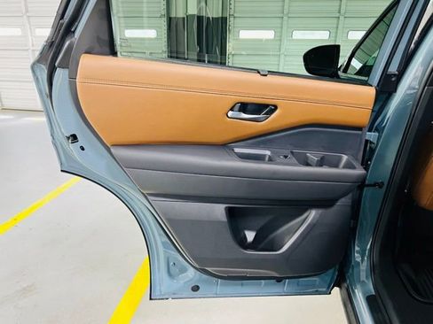 New 2026 Nissan Pathfinder Platinum FWD image 30