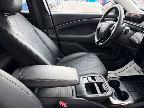 Used 2025 Ford Mustang Mach-E Select w/ Comfort Package Lite image 17