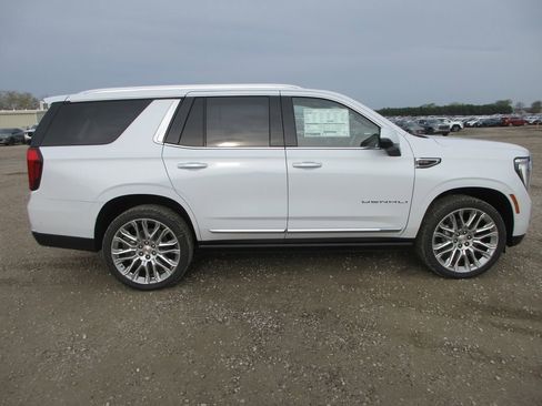 New 2026 GMC Yukon Denali image 3