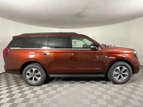 New 2027 Ford Expedition Active RWD image 2