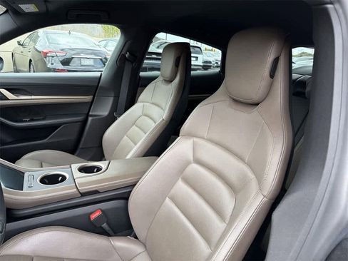 Used 2022 Porsche Taycan image 27