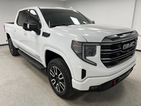 Used 2024 GMC Sierra 1500 AT4 w/ Technology Package AWD/4WD image 2