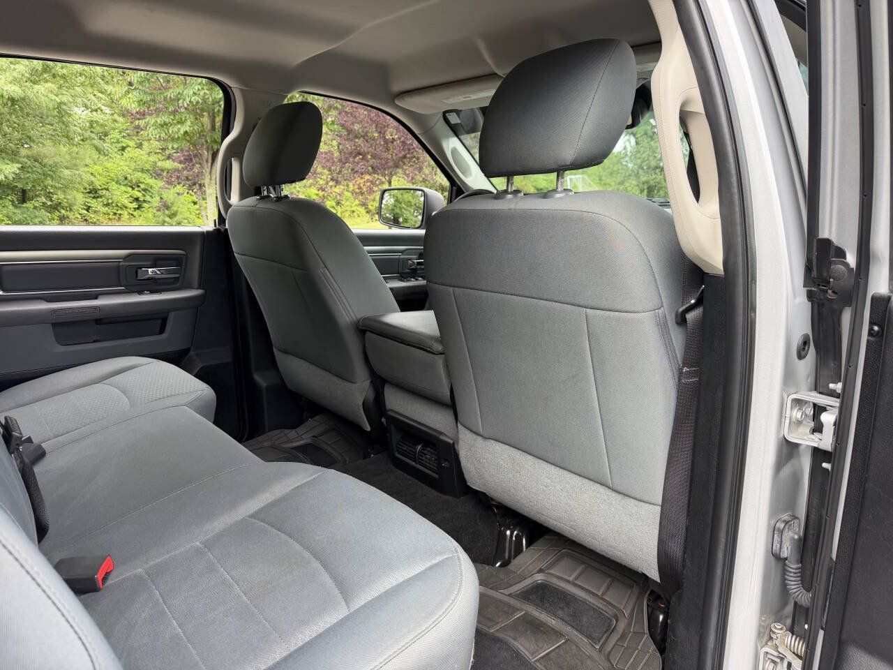 Used 2016 RAM 1500 Classic SLT AWD/4WD image 29