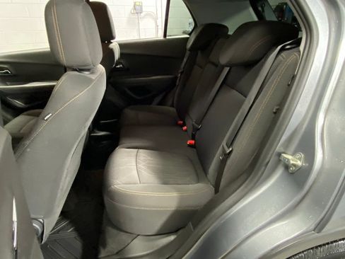 Used 2020 Chevrolet Trax LT FWD image 26