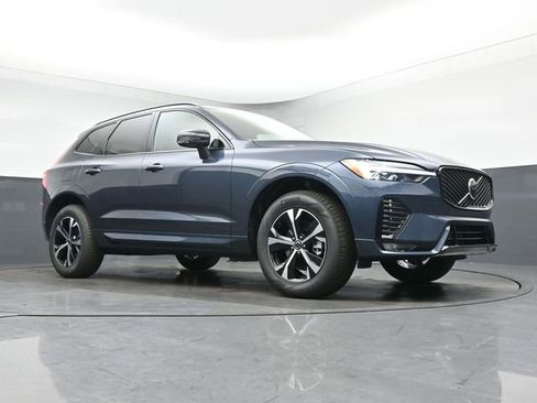 New 2026 Volvo XC60 B5 Core w/ Climate Package image 42