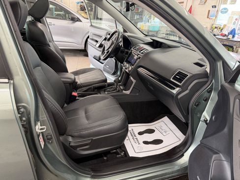 Used 2018 Subaru Forester 2.5i Touring w/ Popular Package #2 AWD/4WD image 10
