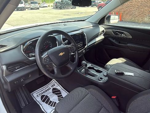 Used 2021 Chevrolet Traverse LS FWD image 22