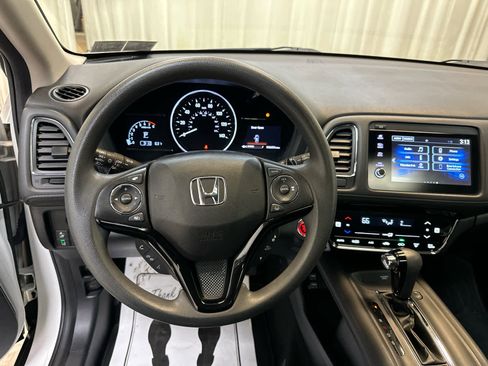 Used 2019 Honda HR-V EX image 3
