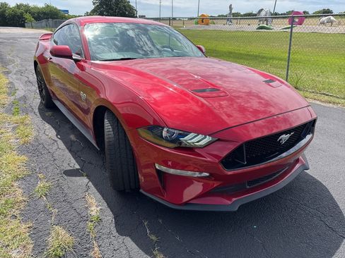 Used 2022 Ford Mustang GT RWD image 14