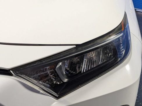 Used 2020 Toyota RAV4 LE FWD image 11
