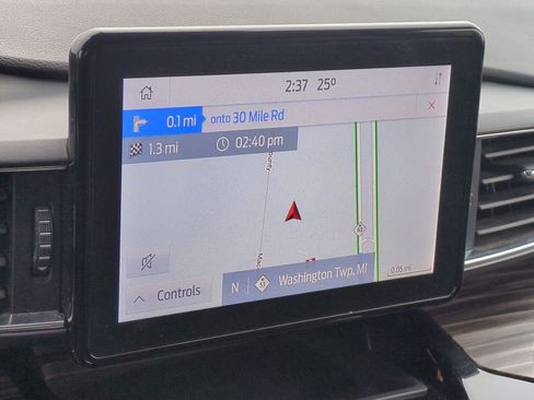 Used 2021 Ford Explorer Limited w/ Equipment Group 301A image 32